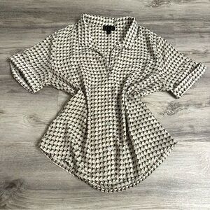 OLM Retro Print Women’s Top Button down blouse short sleeve size medium